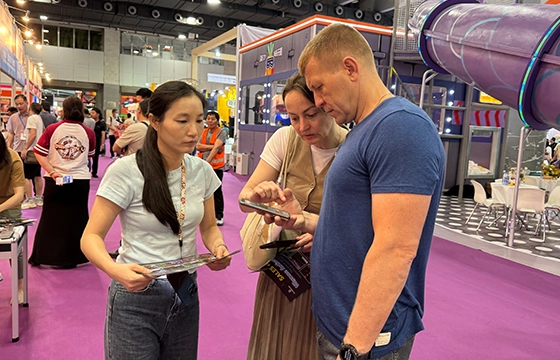 Customer feedback session at exhibition