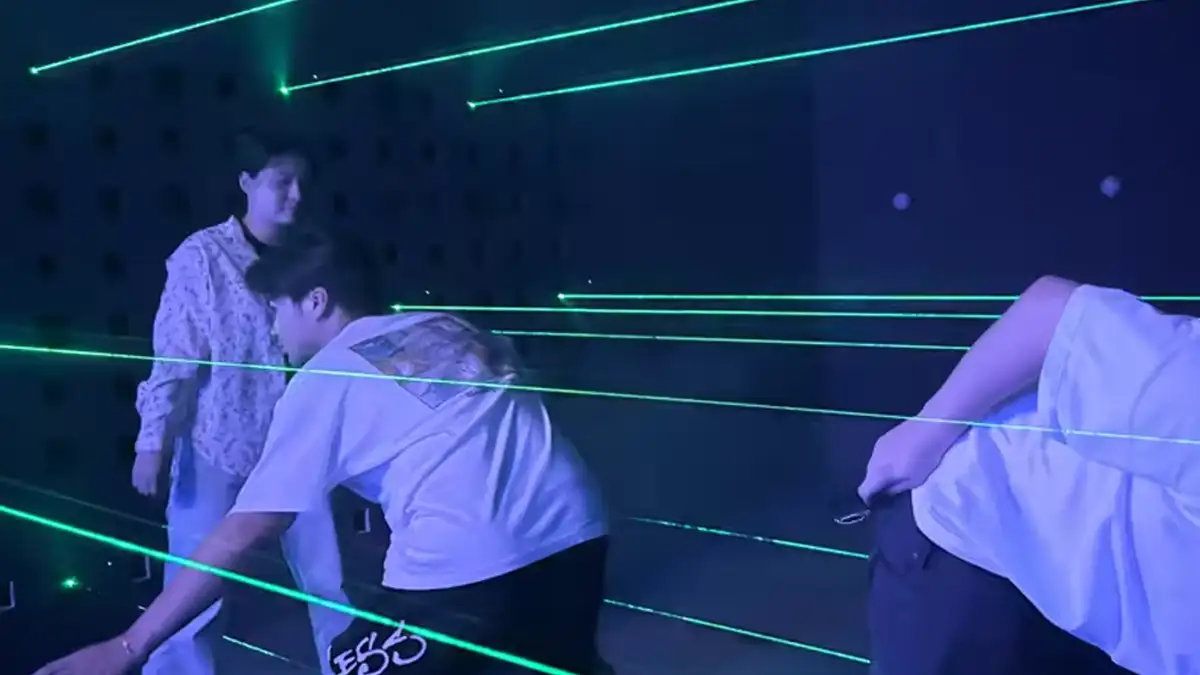 Pay-per-play monetization for interactive laser maze game system