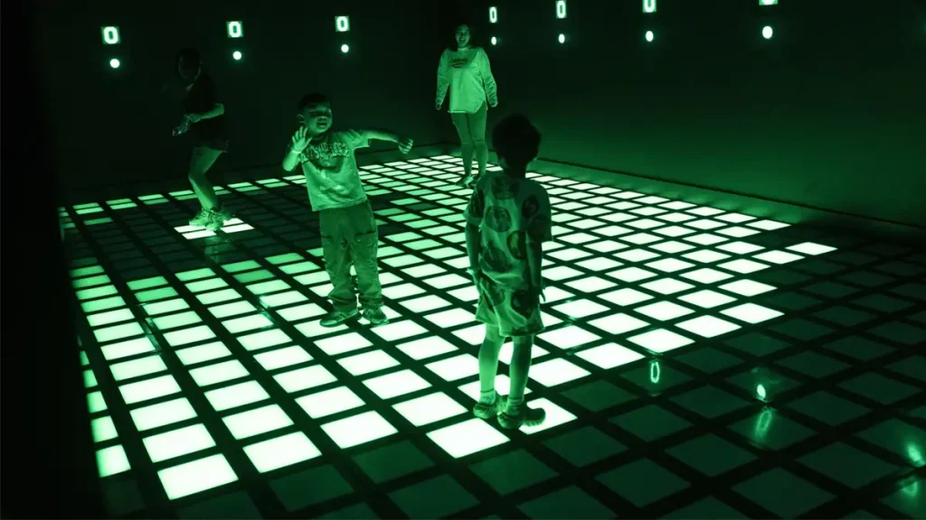 Can You Build a Custom Interactive Game Floor for Your FEC Project? 6 Custom interactive game floor layout for FEC project with LED floor zones and player traffic flow