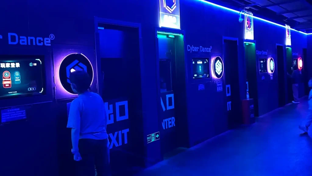 Pixel Floor Game vs Arcade vs VR: Which One Should You Invest In? 5 pixel floor game installed as anchor attraction in FEC venue layout